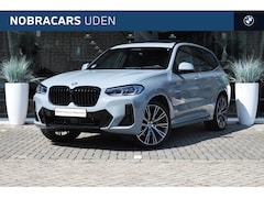 BMW X3 - 30e xDrive M Sport Automaat / Panoramadak / Trekhaak / Sportstoelen / Adaptief onderstel /