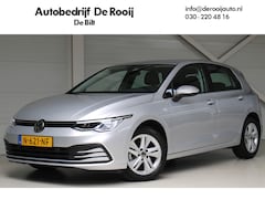 Volkswagen Golf - 1.0 eTSI Life Navigatie | Lichtmetalen Velgen | Parkeersensoren voor en achter |