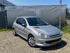 Peugeot 206 - 1.4 XR - Airco - APK 12-25