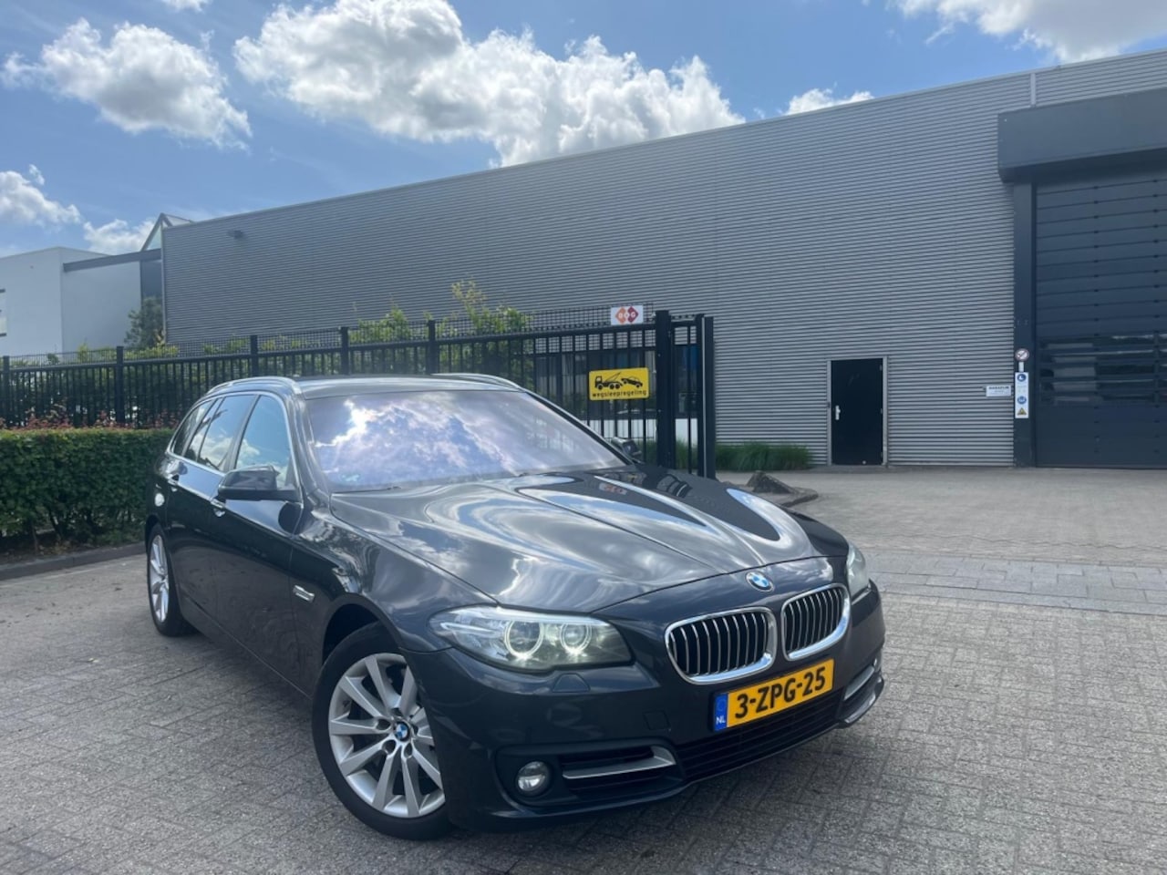 BMW 5-serie Touring - 530d High Executive Camera Full option Euro6 2015 - AutoWereld.nl