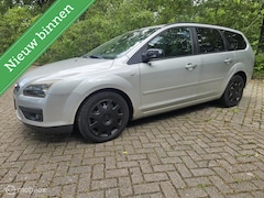 Ford Focus Wagon - 1.8-16V Ambiente Flexifuel LEES TEKST