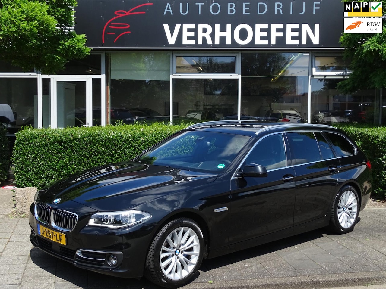 BMW 5-serie Touring - 530d M Sport Edition - M-PAKKET - ZWART LEDER - STOEL VERW - CRUISE / CLIMATE CONTR - AUTO - AutoWereld.nl