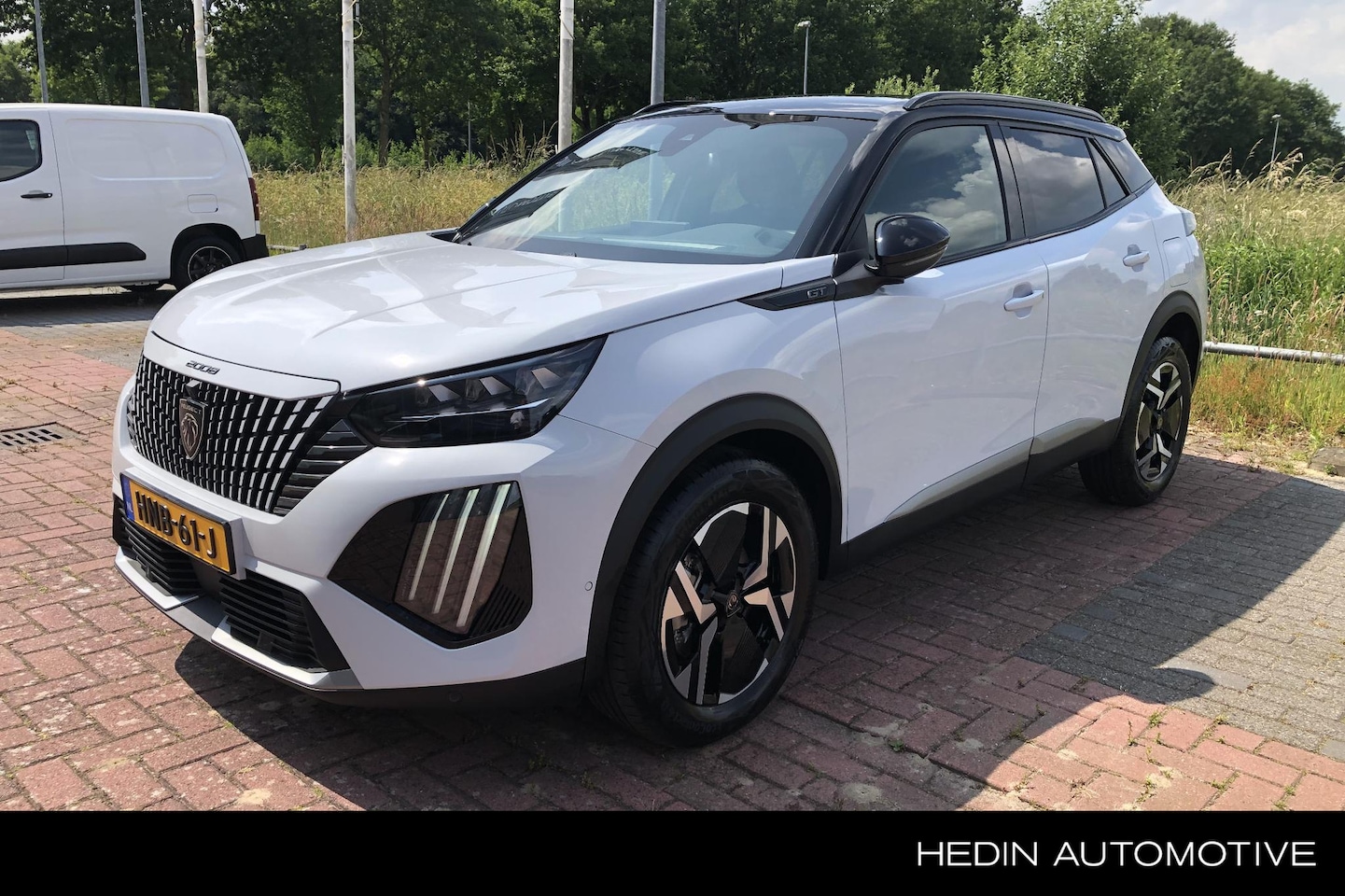 Peugeot 2008 - 1.2 Hybrid 145 GT | Vision Navigation & Drive Assist Plus Pack | - AutoWereld.nl