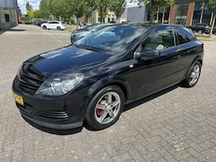 Opel Astra GTC - 1.6 Temptation 116PK AIRCO CRUISE PDC LEER