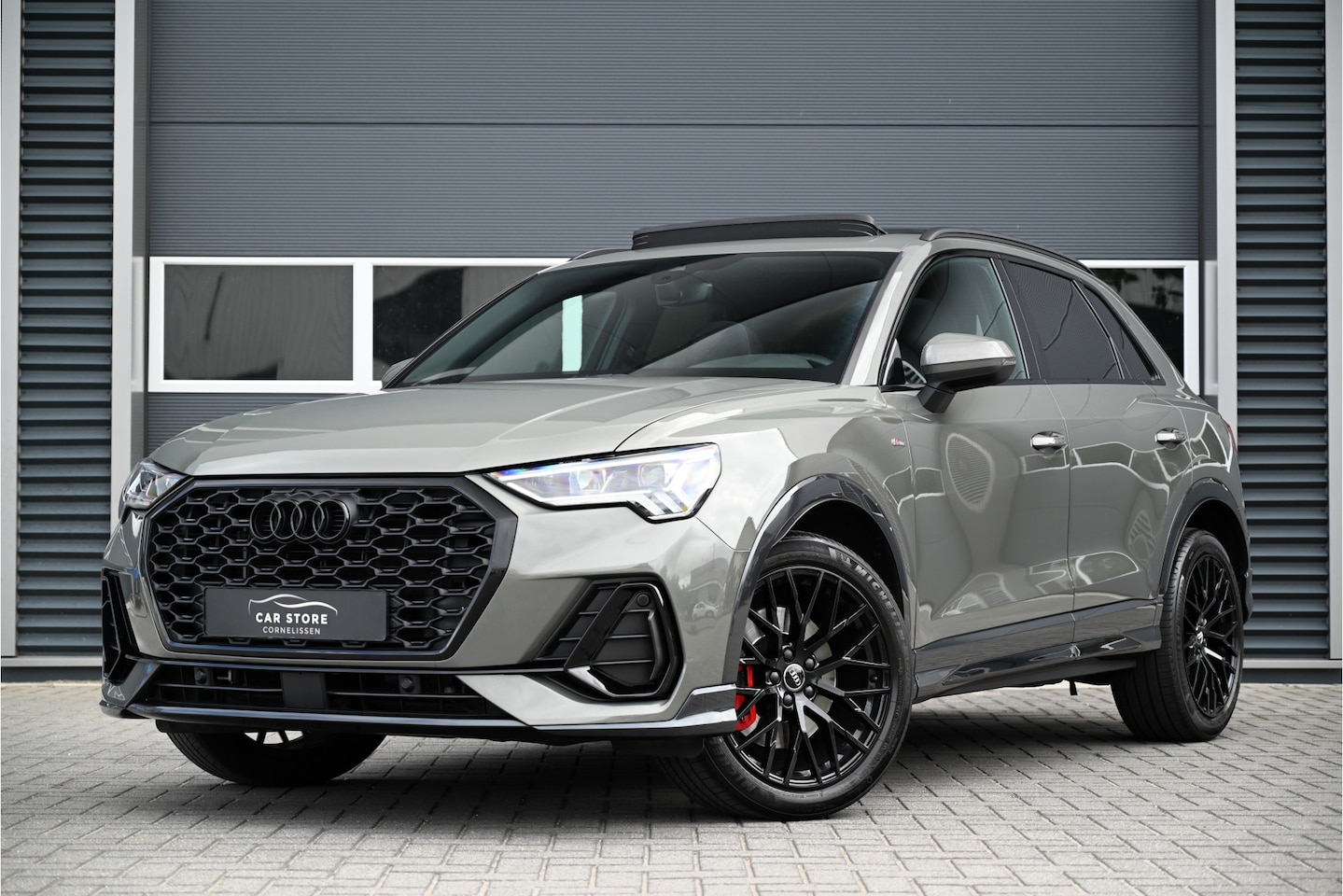 Audi Q3 - 40 TFSI QUATTRO / S-LINE / PANO / CAMERA / LED / SFEERVERLICHTING / DAB / EDITION ONE - AutoWereld.nl