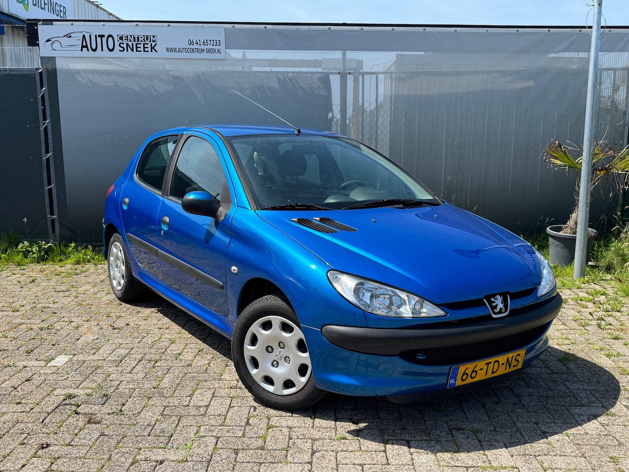 Peugeot 206 - 1.4 One-line 1.4 One-line - NIEUWE APK - AutoWereld.nl