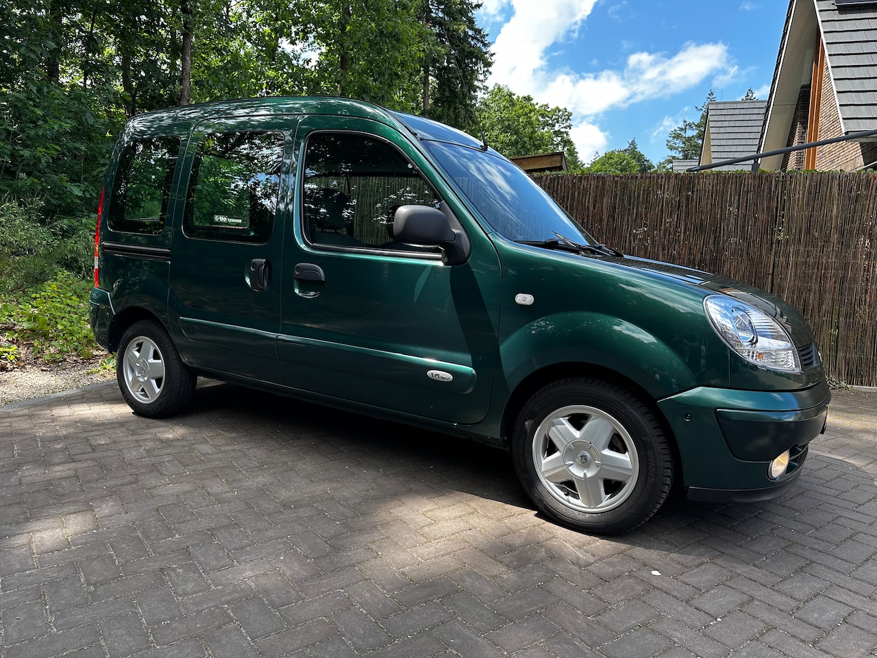 Renault Kangoo - 1.6-16V Privilège Rolstoelauto Automaat Airco - AutoWereld.nl