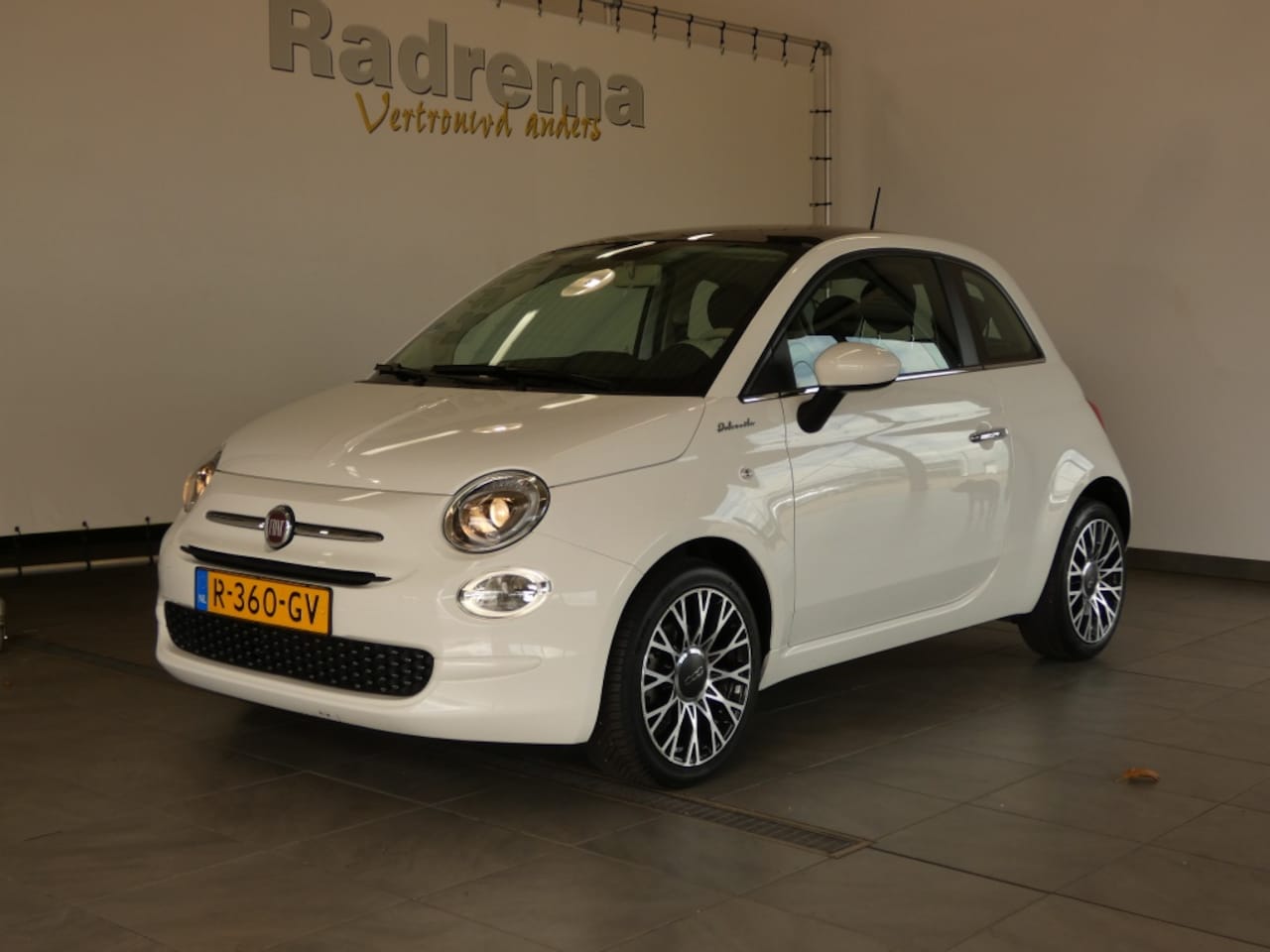 Fiat 500 - 1.0 Hybrid Dolcevita Panodak Cruise - AutoWereld.nl