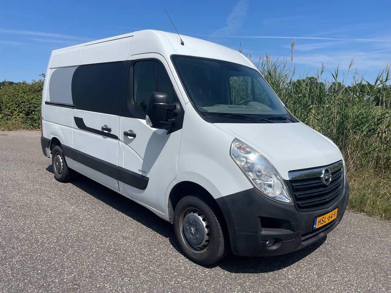 Opel Movano - Buscamper 2.3 Cdti met airco en trekhaak - AutoWereld.nl