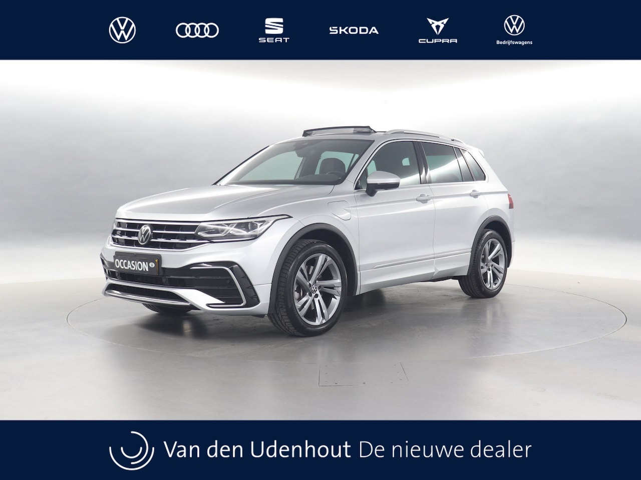 Volkswagen Tiguan - 1.4 TSI eHybrid 245pk PHEV R-Line Business+ | trekhaak | panoramadak / Demonstratieauto - AutoWereld.nl