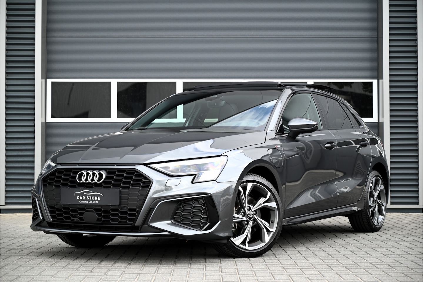 Audi A3 Sportback - 40 TFSI e / 3 X S-LINE / PANO / LED MATRIX / CAMERA / STOELVERWARMING / NL AUTO / NAP - AutoWereld.nl