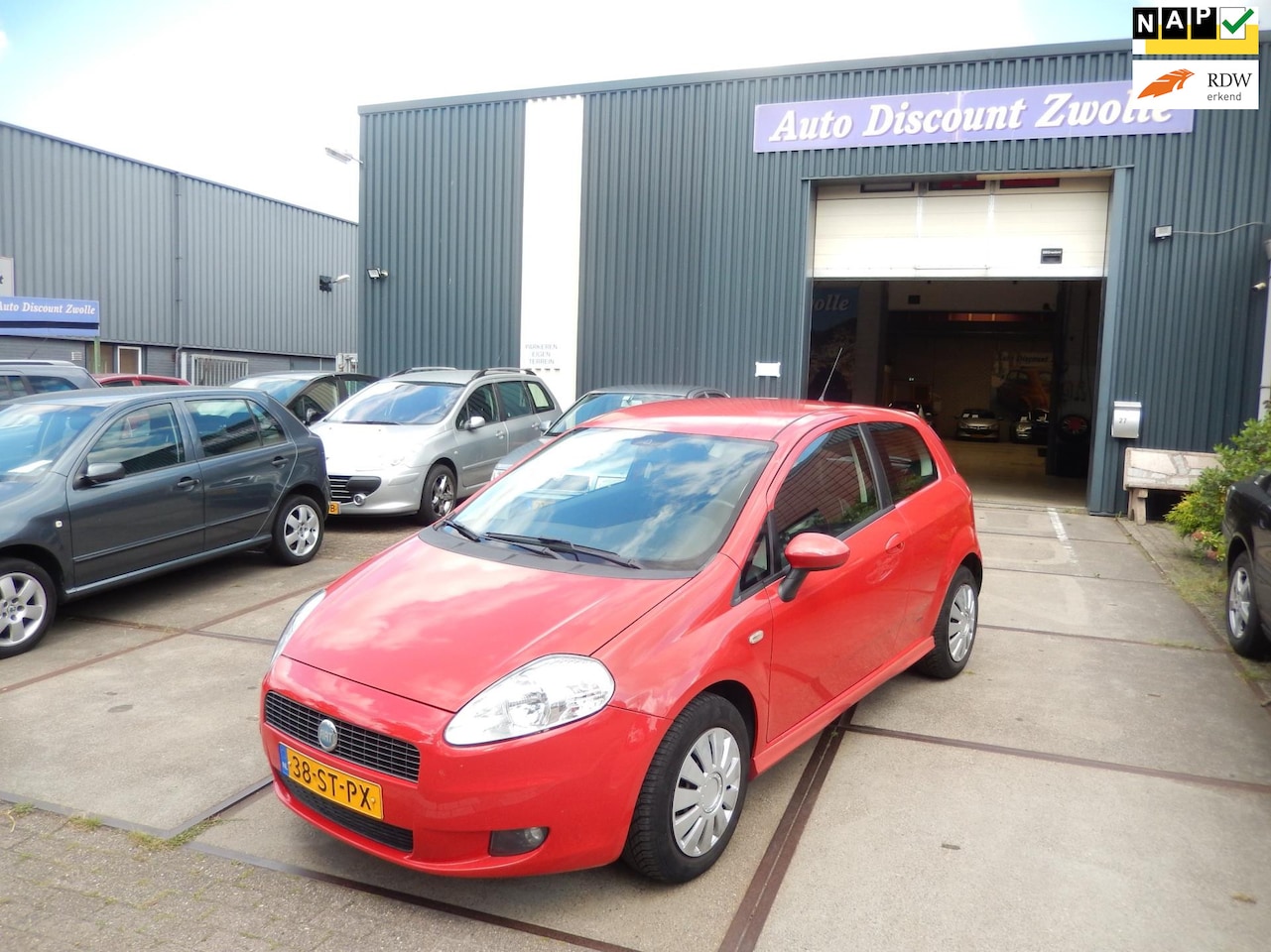 Fiat Grande Punto - 1.4-16V Sport AIRCO OPK TOT 18-05-2026 - AutoWereld.nl