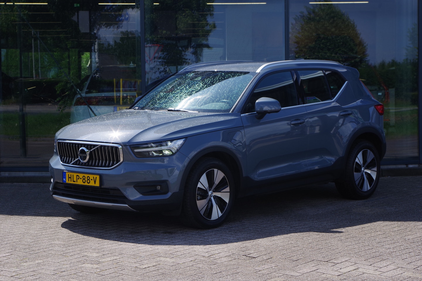 Volvo XC40 - 1.5 T5 Recharge 263 PK Business Pro PHEV, 360 Camera, LED, 18" LM - AutoWereld.nl