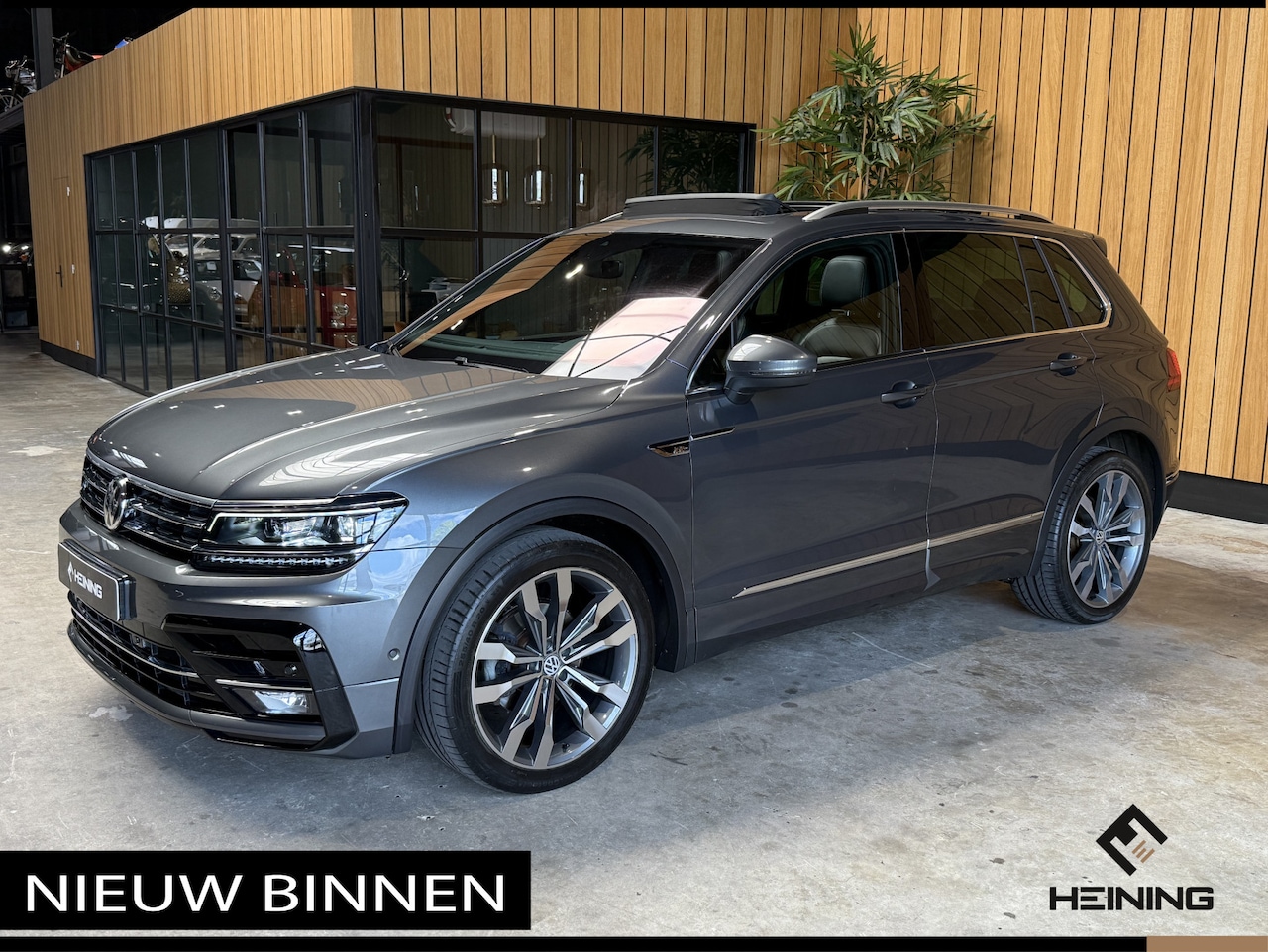 Volkswagen Tiguan - 1.5 TSI ACT Highline Business R. DSG Automaat. Panoramadak. Camera. Apple-carplay. Navi 82 - AutoWereld.nl