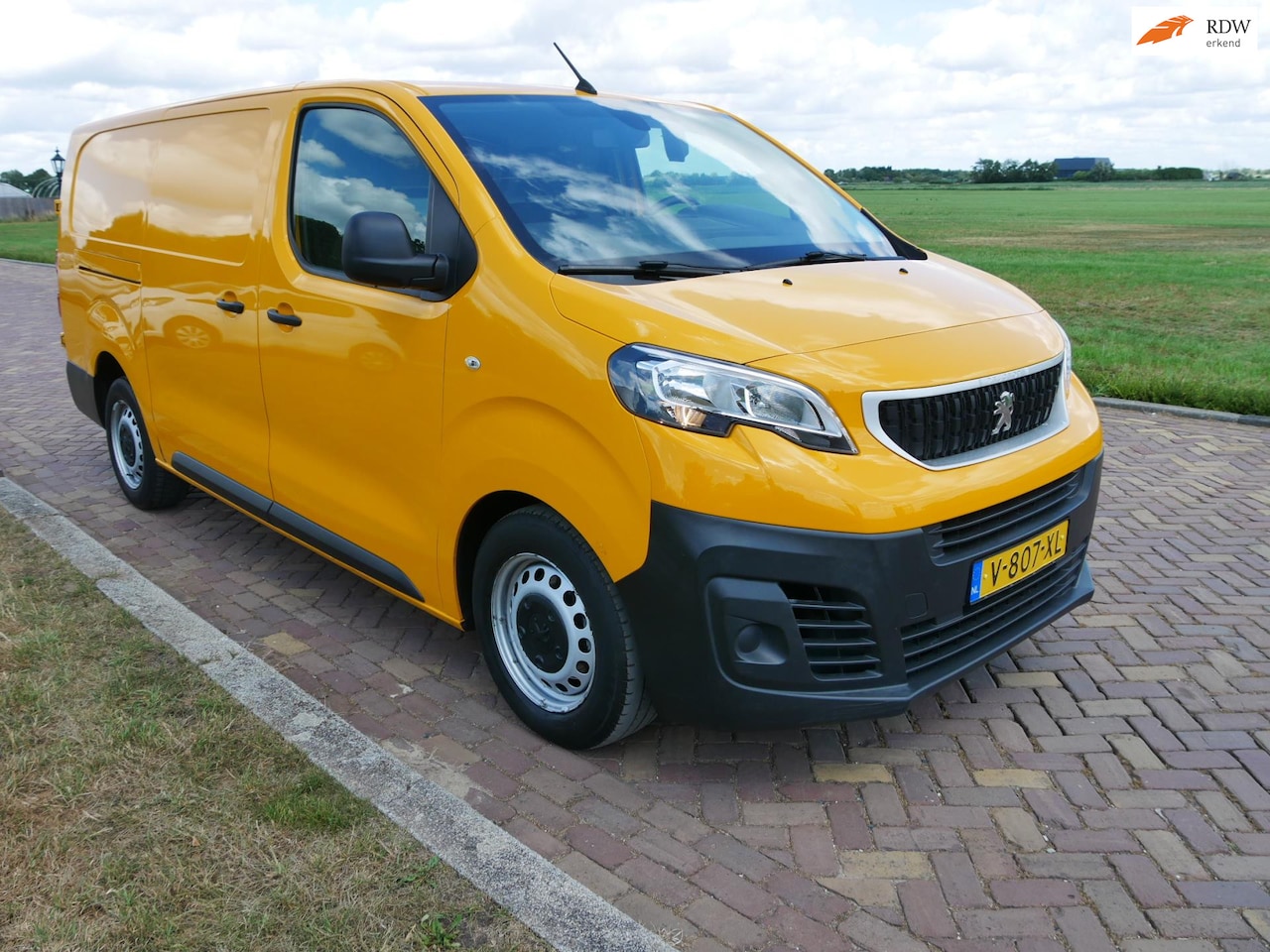 Peugeot Expert - 231L 2.0 BlueHDI 120 Premium 2XDOOR AC 3-SEATS ** 7999 EX BTW ** - AutoWereld.nl