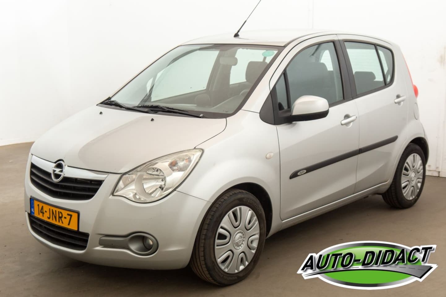Opel Agila - 1.2 enjoy Airco - AutoWereld.nl