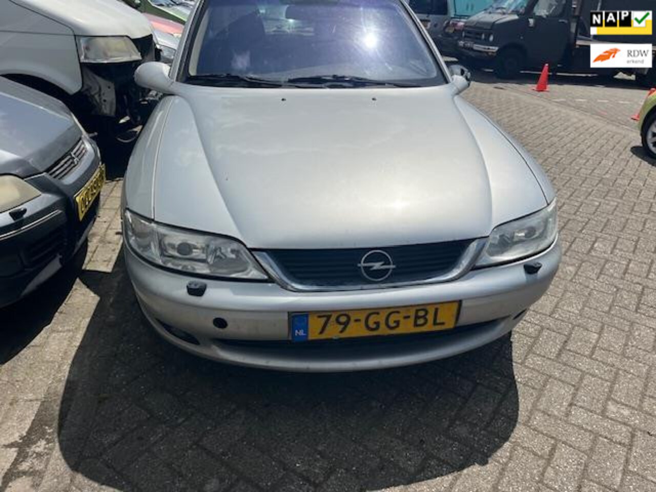 Opel Vectra Wagon - 1.8-16V Sport Edition II 1.8-16V Sport Edition II ( loopt niet ? ) - AutoWereld.nl