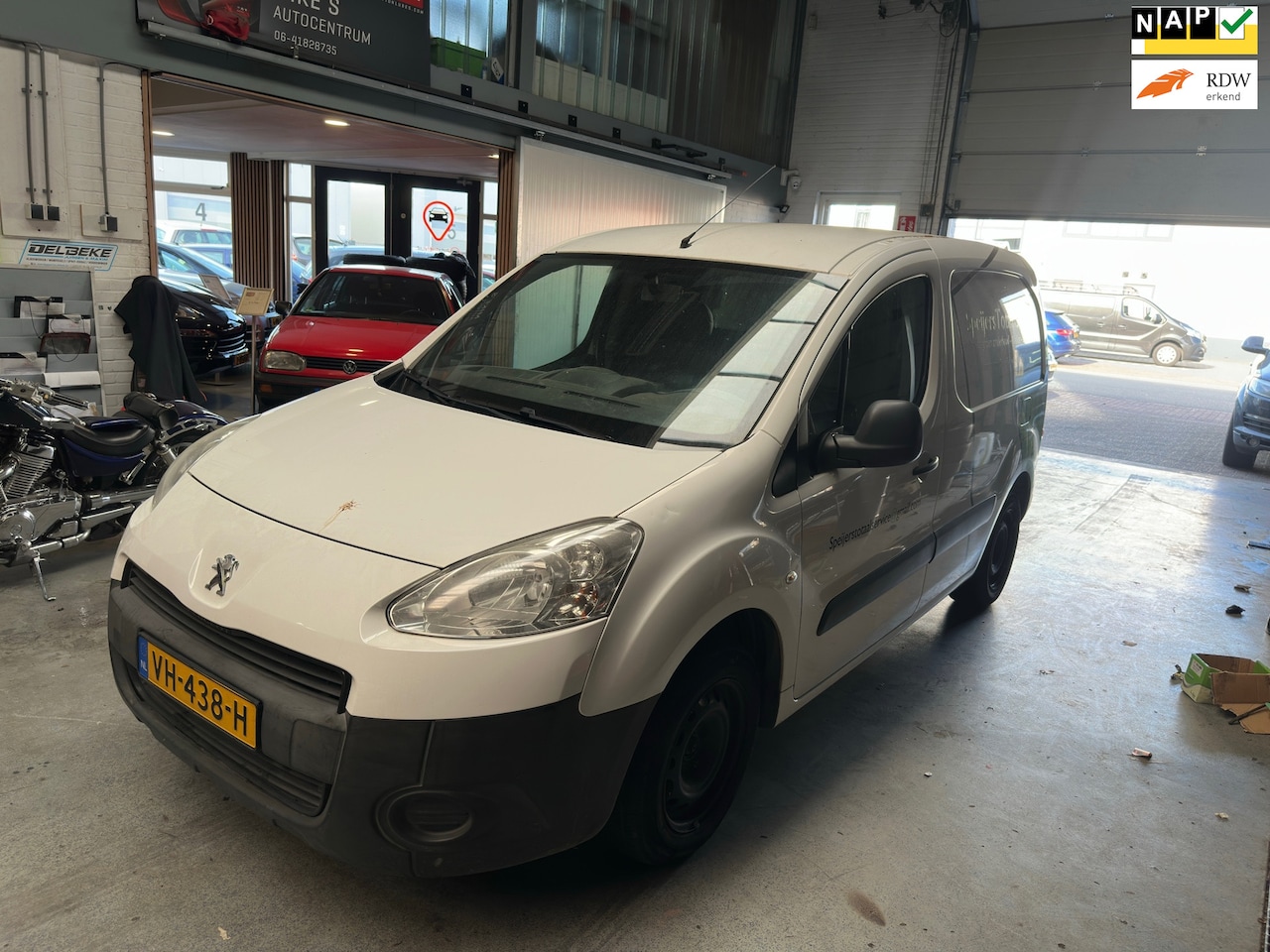 Peugeot Partner - 120 1.6 e-HDI L1 XT Profit + | Lees Tekst - AutoWereld.nl