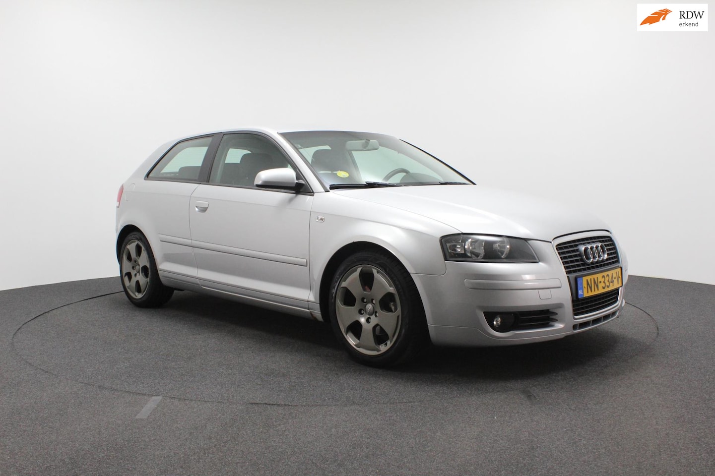 Audi A3 - 1.6 Attraction Pro Line | Climate control | Goed onderhouden | Groot scherm - AutoWereld.nl