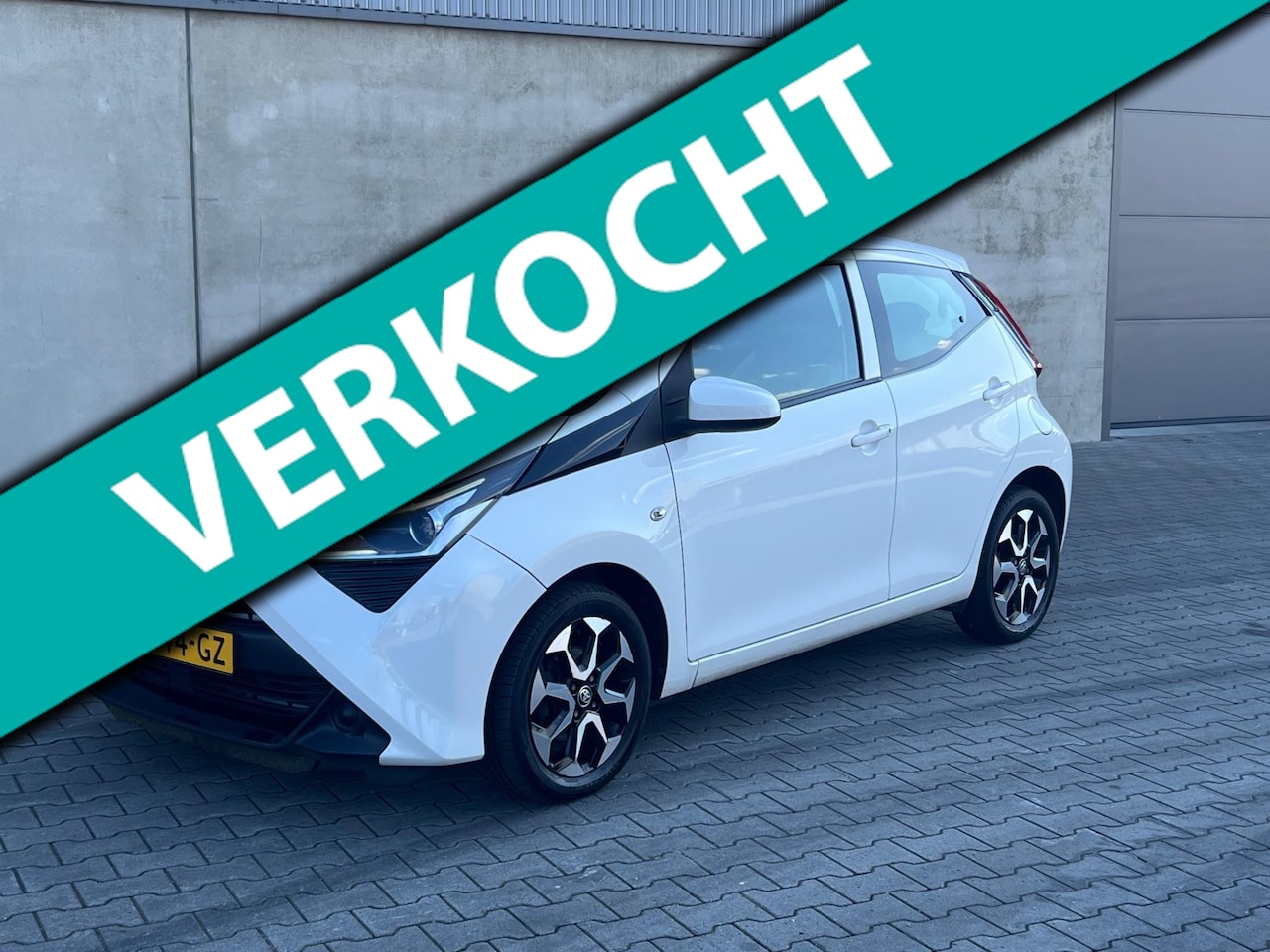 Toyota Aygo - 1.0 VVT-i x-fun 5 Deurs 87.000 KM NAP+LED+APPLE CARPLAY+CRUISE+AIRCO+USB AUX+VELGEN+APK 27 - AutoWereld.nl
