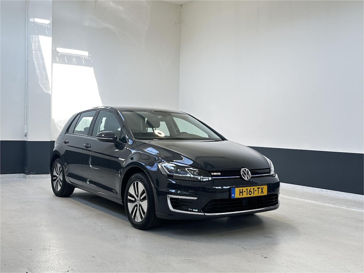 Volkswagen e-Golf - E-DITION |1 EIG | NL | Bluetooth | NAVI | LM velgen| - AutoWereld.nl