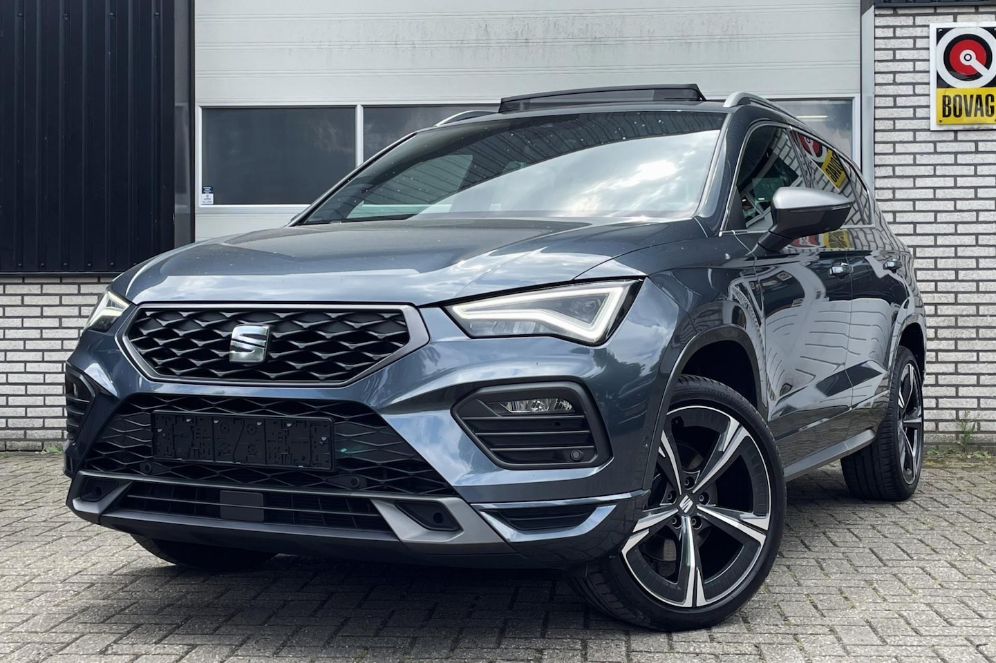 Seat Ateca - 1.5 TSI FR Business Pano Virtual Trekhaak A.Cruise Sfeer Cam '21 - AutoWereld.nl