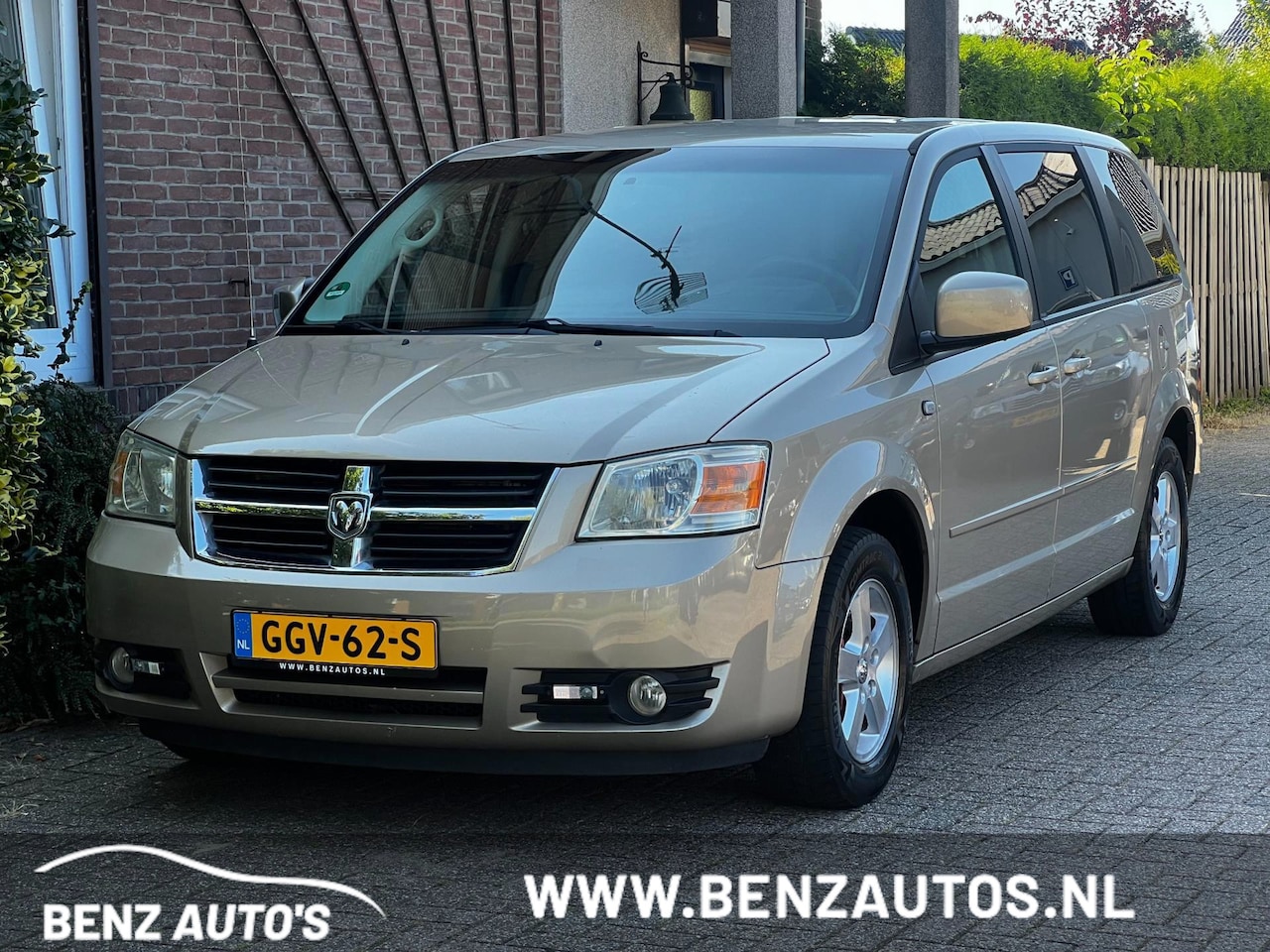Chrysler Grand Voyager - SE Youngtimer/7-Persoons - AutoWereld.nl