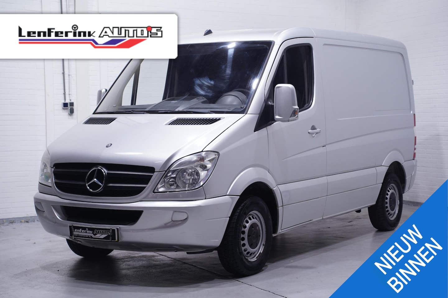 Mercedes-Benz Sprinter - 210 CDI 95 pk L1H1 Slechts 164 dkm, NAP Laadruimte Pakket, 3-Zits, APK 01-2026 - AutoWereld.nl
