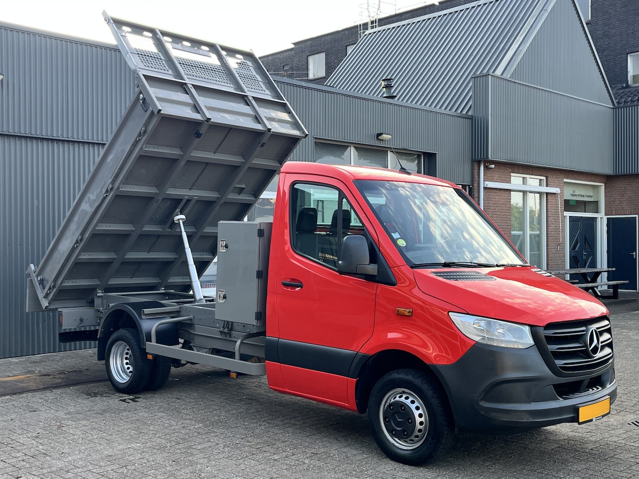 Mercedes-Benz Sprinter - 514 2.2 CDI Kipper Airco Trekhaak 3500kg trekgewicht Telefoonverbinding 3-Persoons Gereeds - AutoWereld.nl