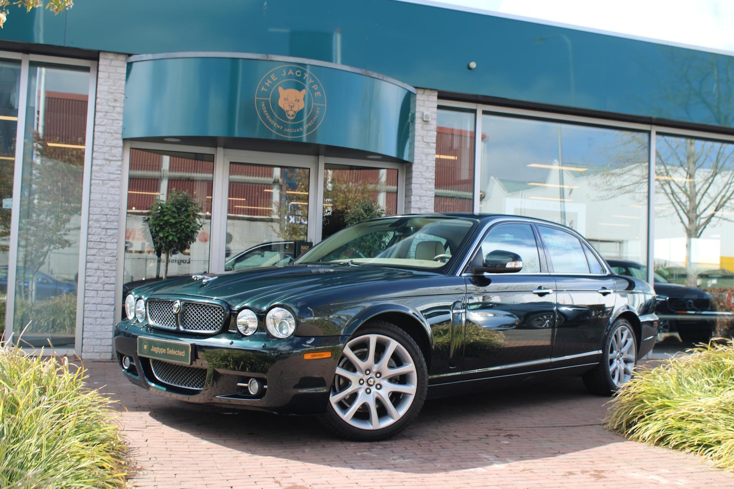 Jaguar XJ - 4.2 V8 Sovereign 4.2 V8 Sovereign - AutoWereld.nl