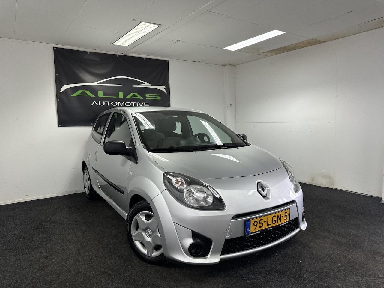 Renault Twingo - 1.2-16V Authentique 2010 Airco - APK 2026 - NAP! - AutoWereld.nl
