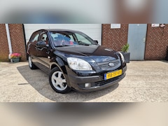 Kia Rio - 1.6 CVVT X-treme In een nette staat verkerende Kia Rio 1.6 16V X Treme airco.  88.960 km. Bjr 10 2006. Lm v