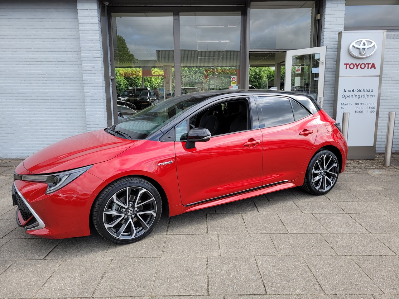 Toyota Corolla - 1.8 Hybrid Executive Automaat | Afneembare trekhaak | HUD | JBL | Parkeersensor vóór & ach - AutoWereld.nl