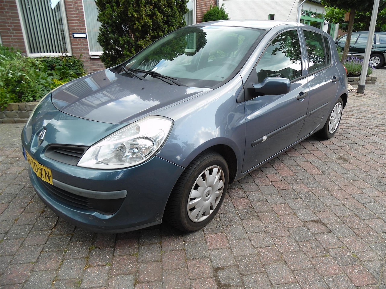 Renault Clio - 1.4 16V 72KW 5-DRS E4 - AutoWereld.nl