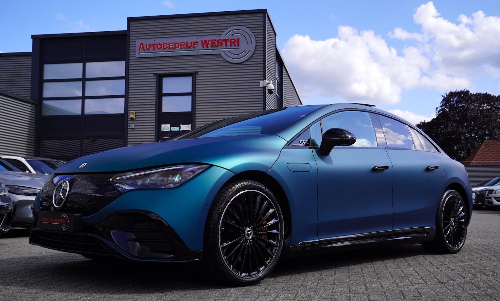 Mercedes-Benz EQE - 300 AMG 89 kWh | Panorama | Burmester | Stoelkoeling | Head up | Disctronic | Memory stoel - AutoWereld.nl