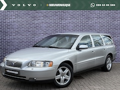 Volvo V70 - 2.4 Momentum | Young timer| Stoelverwarming | Trekhaak | Spoiler | Bluetooth | Nederlandse