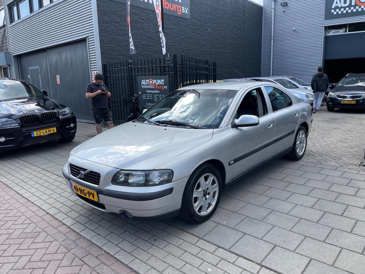 Volvo S60 - 2.4 Edition 2e Eigenaar! Trekhaak Airco NAP APK - AutoWereld.nl