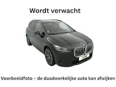 BMW 2-serie Active Tourer - 225e xDrive | M-Sport | Elektrisch glazen panoramadak | Innovation pack | Driving assistan