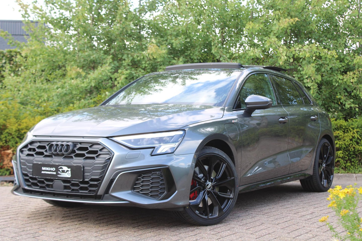 Audi A3 Sportback - 45 TFSIe | 3x S-Line | Panoramadak | Camera | Sfeerverlichting | Bang & Olufsen | Black op - AutoWereld.nl