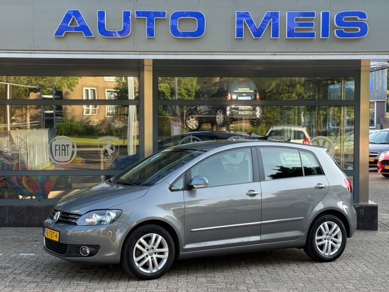 Volkswagen Golf - 1.2 TSI Highline BlueMotion Navi Clima Cruise - AutoWereld.nl