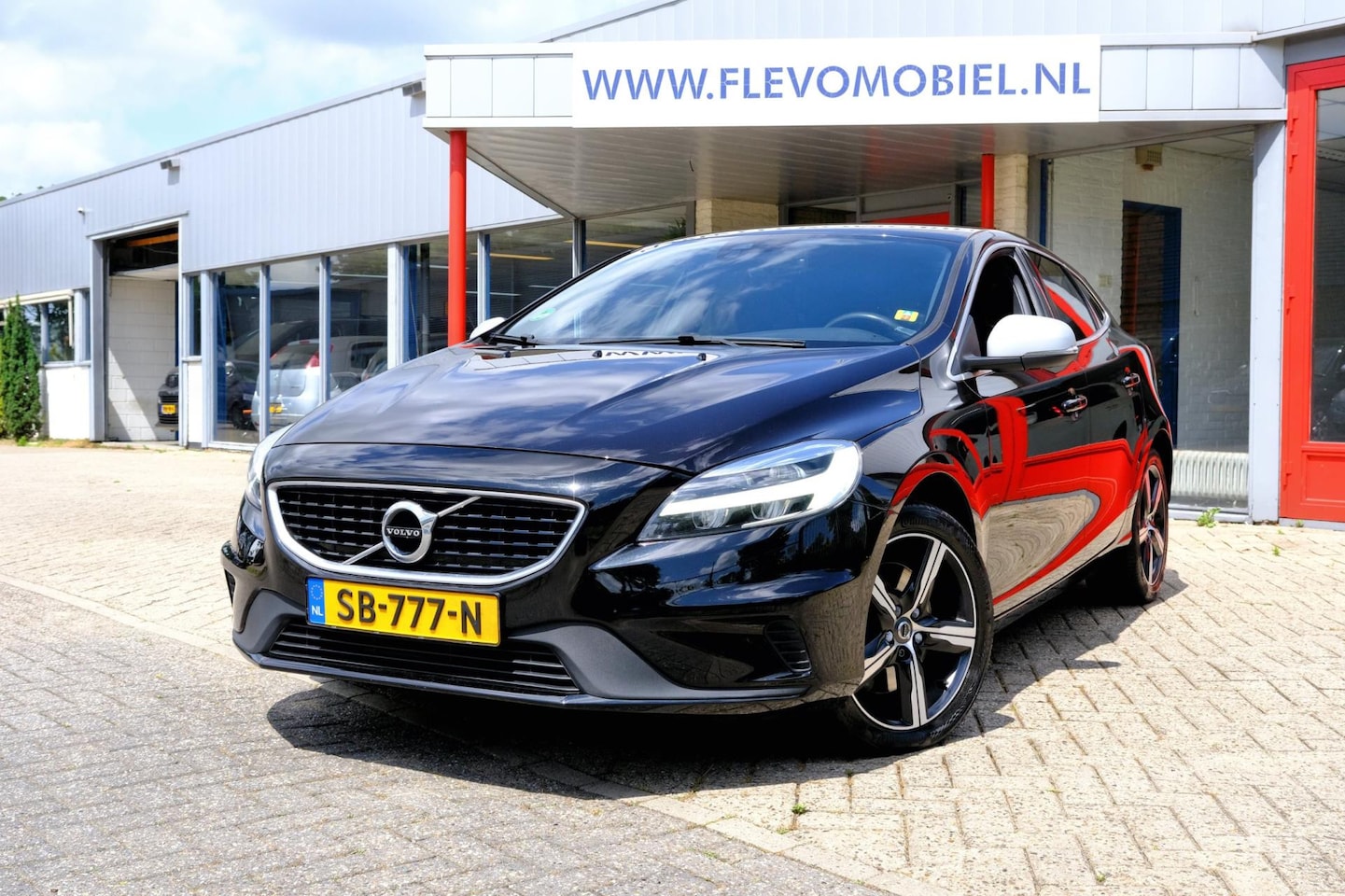 Volvo V40 - 2.0 T4 190pk Business Sport Aut. Navi|Clima|Leder-alcantara - AutoWereld.nl