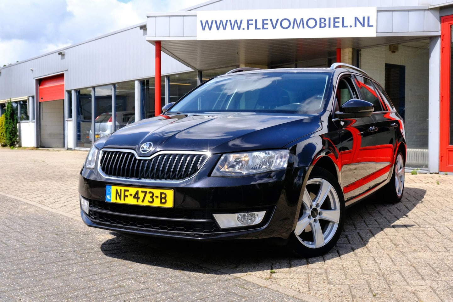 Skoda Octavia Combi - 1.6 TDI Greentech Ambition Aut Pano|Navi|Half Leder|PDC - AutoWereld.nl