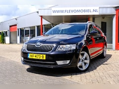 Skoda Octavia Combi - 1.6 TDI Greentech Ambition Aut Pano |Navi|Half Leder|PDC