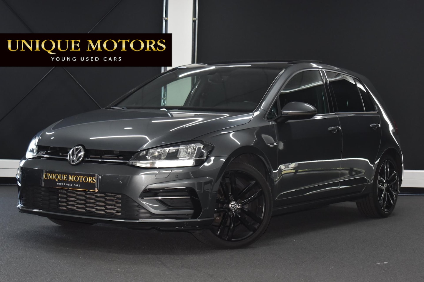 Volkswagen Golf - 1.5 TSI R-Line | PANODAK | CAMERA - AutoWereld.nl