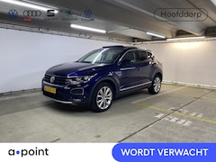 Volkswagen T-Roc - 1.5 TSI Sport 150 pk Automaat (DSG) | Navigatie | Panoramadak | Parkeersensoren | Achterui