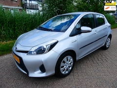 Toyota Yaris - 1.5 Full Hybrid Automaat Clima Cruise LED 5-deurs Historie