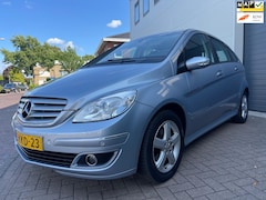 Mercedes-Benz B-klasse - 200/Automaat/Cruise-c/Airco/Pano/PDC/Volledig-onderhouden/Trekhaak