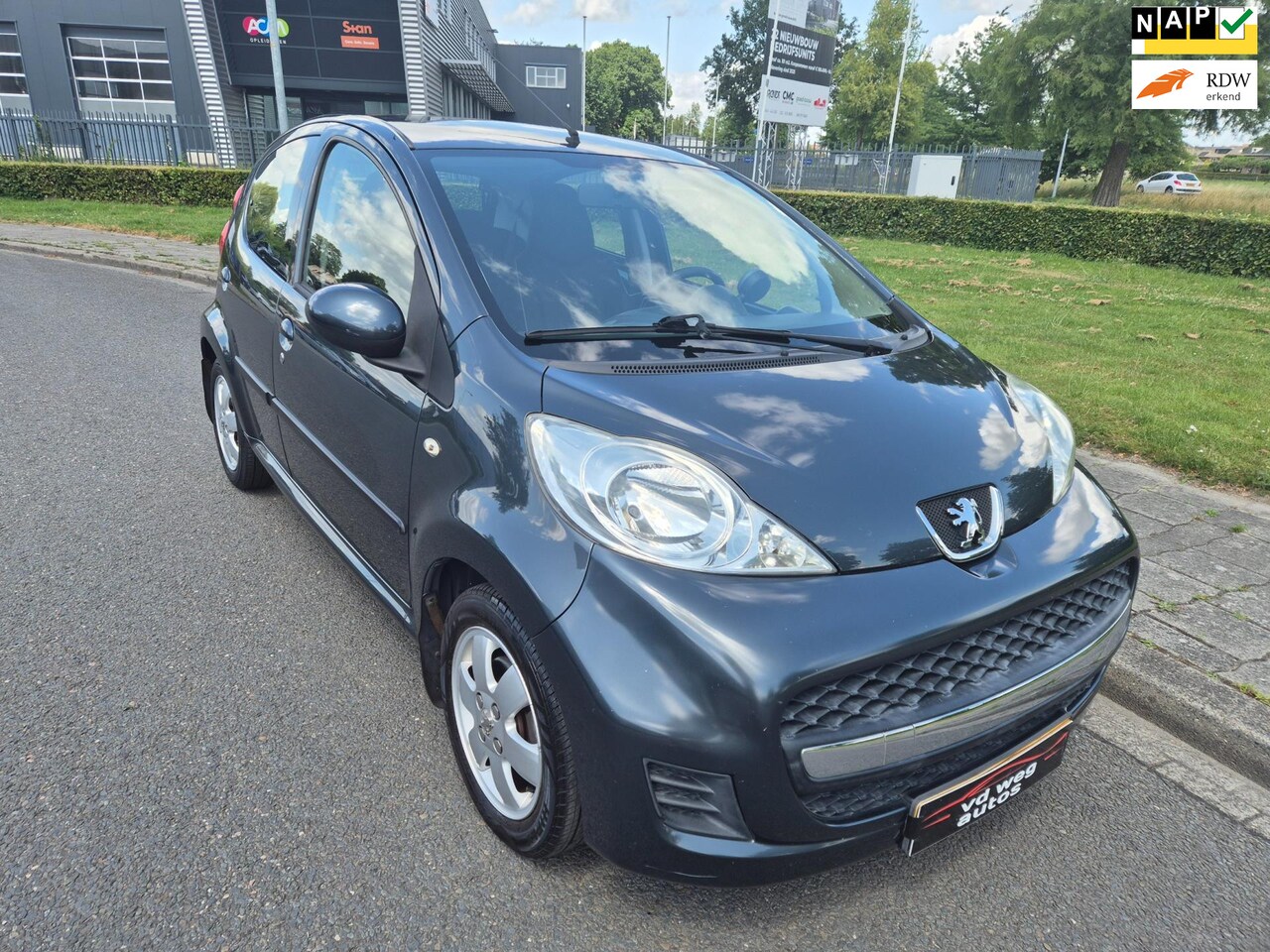 Peugeot 107 - 1.0-12V Sublime 5 deurs airco zeer nette auto - AutoWereld.nl