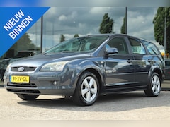 Ford Focus Wagon - 1.6-16V FUTURA AUT. | VOORRUIT VERW. | TREKHAAK | CRUISE | AIRCO