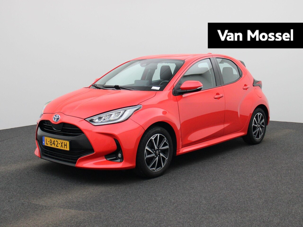 Toyota Yaris - 1.5 Hybrid Dynamic | ACHTERUITRIJCAMERA | AIRCO | AUTOMAAT | - AutoWereld.nl